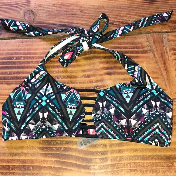 Pink Victoria’s Secret bikini top Aztec print size XS swim suit top​​​ - Picture 2 of 7
